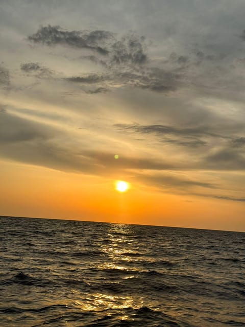 sunset-panoramic-cruise-with-drinks-and-nighttime-dip