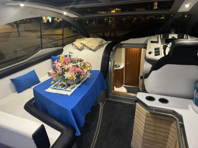 sunset-panoramic-cruise-with-drinks-and-nighttime-dip