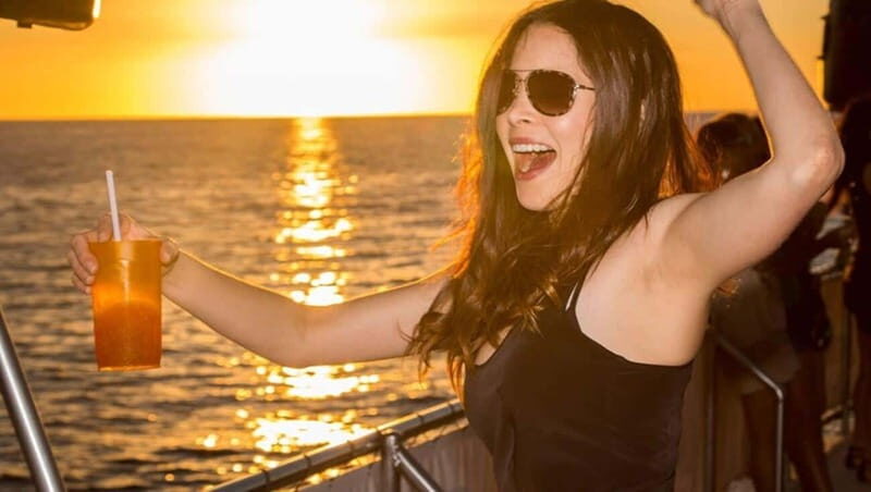 Sunset Party Cruise! Open Bar with Fajitas Food the Cabo SL - FAQ