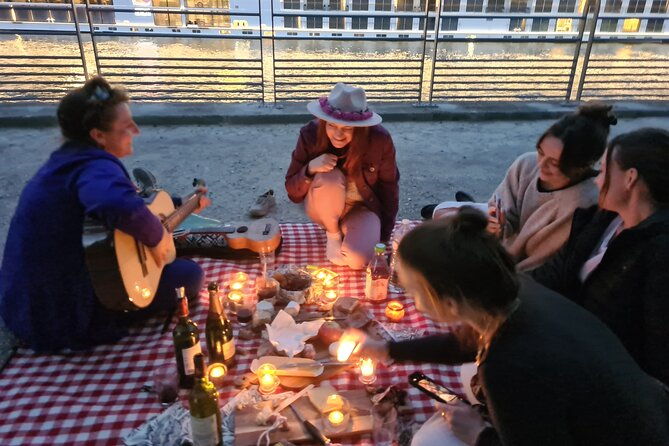 sunset-picnic-with-view-of-eiffel-tower-and-live-music-2
