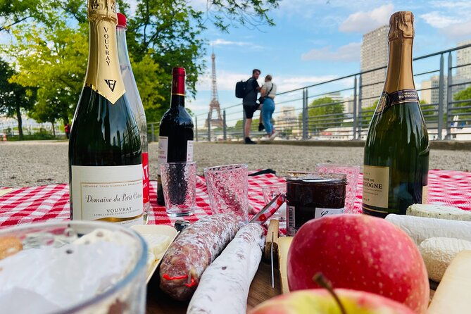 sunset-picnic-with-view-of-eiffel-tower-and-live-music-4
