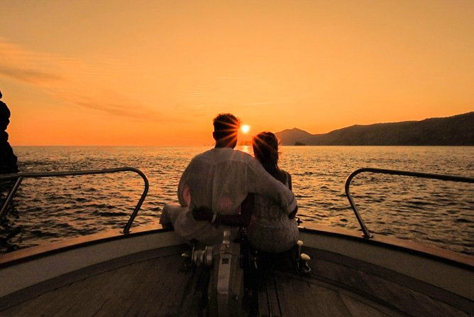 sunset-private-boat-trip-charter-malta-gozo-comino-blue-lagoon