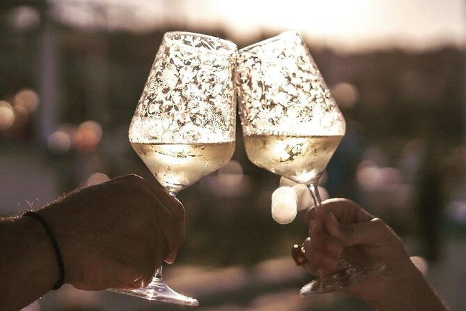 sunset-romantic-escape-with-aperitif