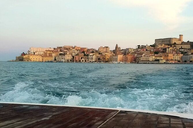 sunset-romantic-escape-with-aperitif