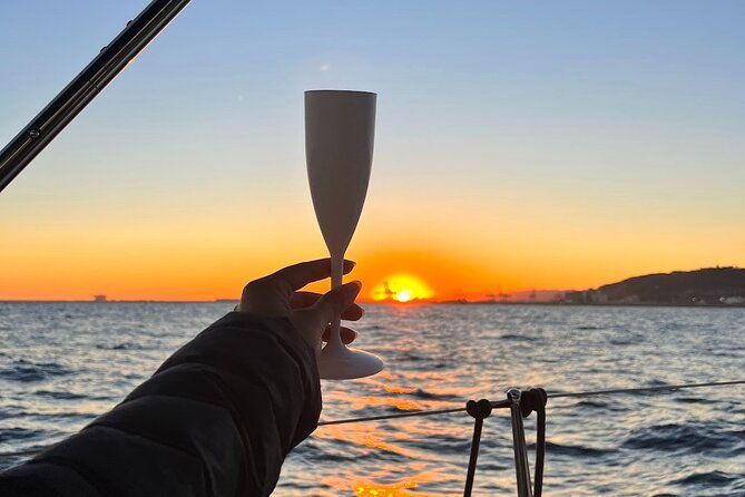 sunset-sailboat-tour-along-the-coast-with-open-bar-2