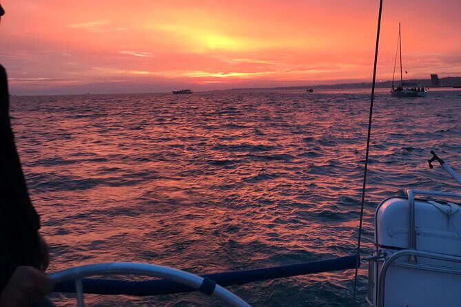 Sunset sailboat tour in Lisbon with wine and beer - Key Points