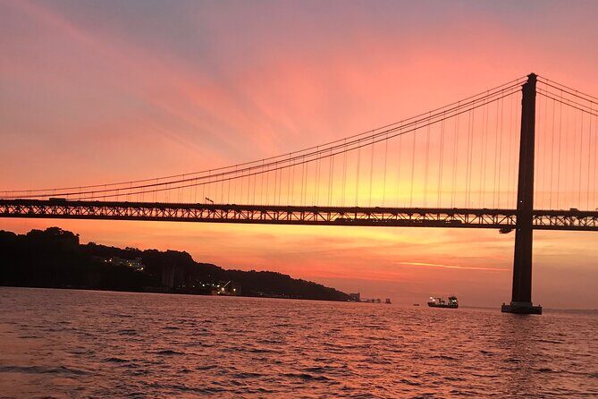Sunset sailboat tour in Lisbon with wine and beer - Who Will Love This Experience?
