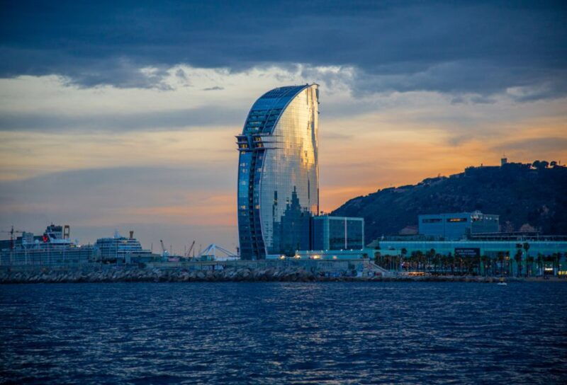 sunset-sailing-experience-in-barcelona