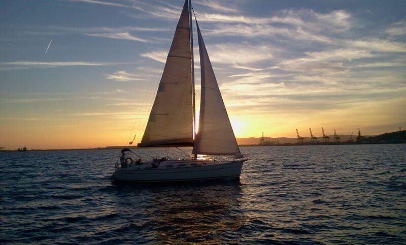 sunset-sailing-experience-in-barcelona