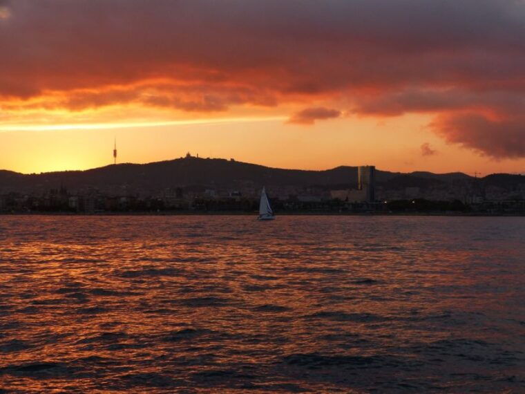 sunset-sailing-experience-in-barcelona