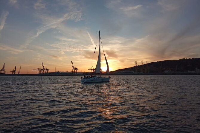 sunset-sailing-experience-with-live-sax-music-in-barcelona