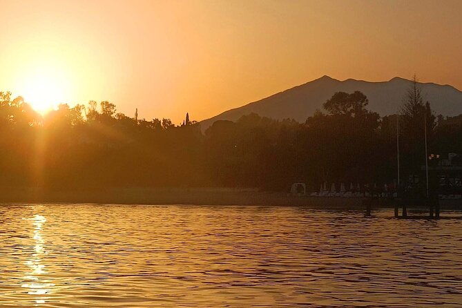 sunset-sailing-on-a-private-sailboat-puerto-banus-marbella