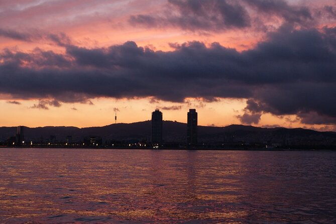 sunset-sailing-tour-in-barcelona