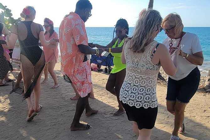 sunset-salsa-beach-class-in-san-juan