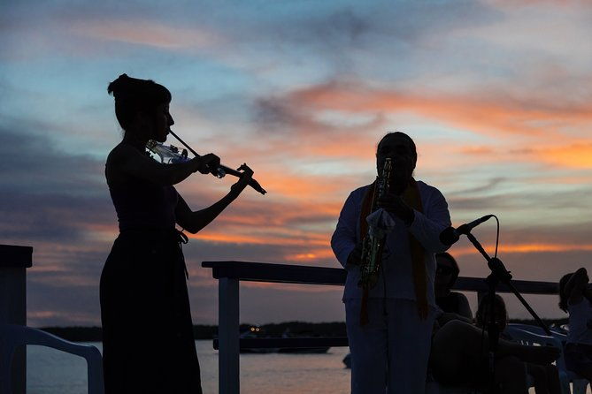 sunset-tour-at-praia-do-jacare