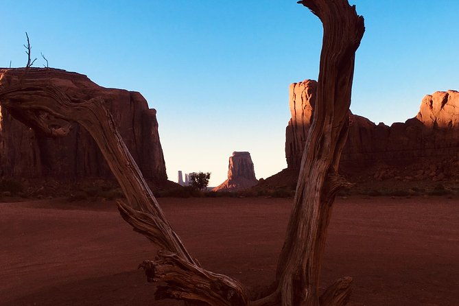 sunset-tour-of-monument-valley