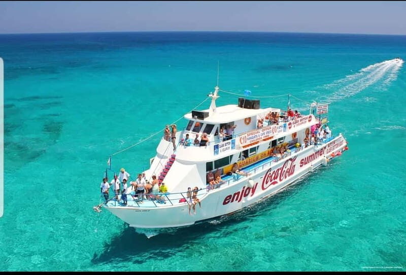 Sunset trip to blue lagoon with pizza buffet and champaine. - The Boat and Crew