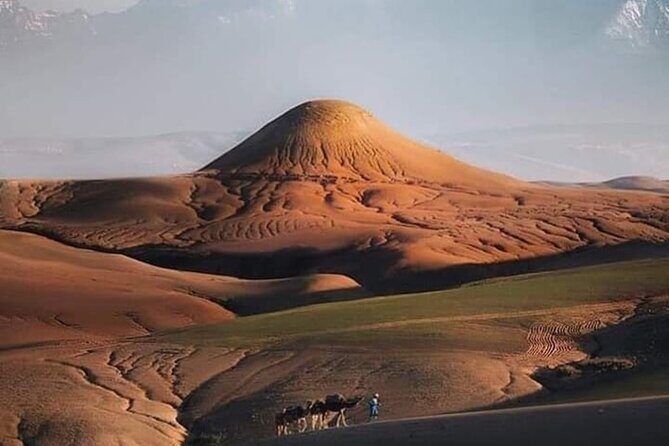 Sunset views with dinner show and came ride tour - Authenticity and Cultural Experience