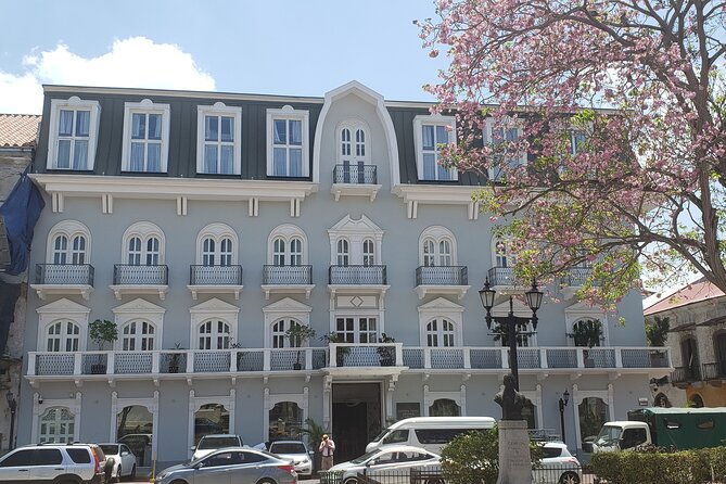 sunset-walking-tour-at-casco-viejo-el-chorrillo-and-the-fish-market