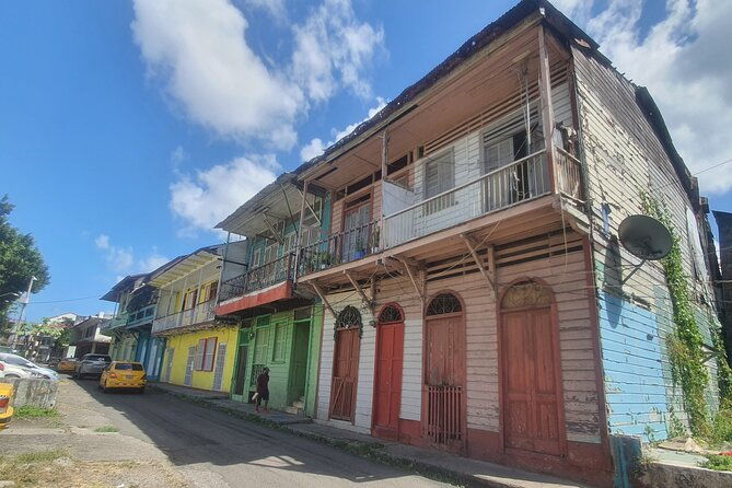 sunset-walking-tour-at-casco-viejo-el-chorrillo-and-the-fish-market
