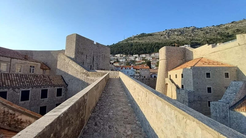 Sunset Wall Walk: 75-Minute Guided Tour & Free Exploration - Exploring Dubrovnik’s Walls: A Perfect Hybrid Tour