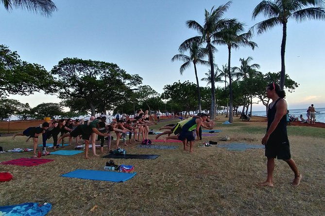 sunset-yoga-flow-at-magic-island