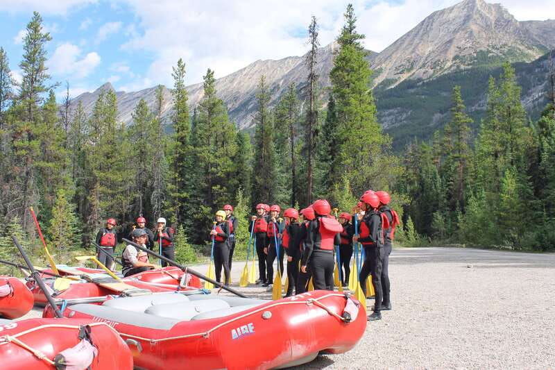 sunwapta-challenge-whitewater-rafting-in-jasper
