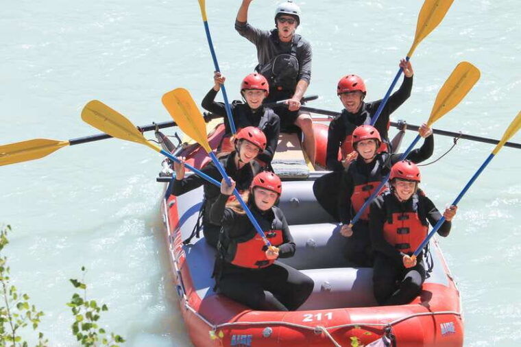 sunwapta-challenge-whitewater-rafting-in-jasper