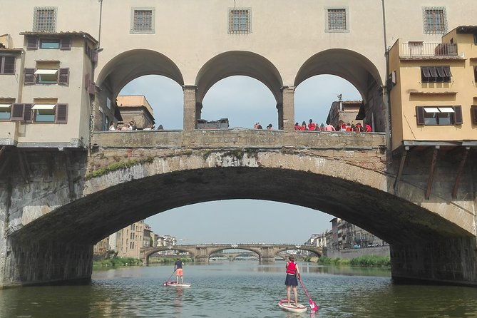 sup-at-ponte-vecchio-with-a-floating-drink-florence-paddleboarding