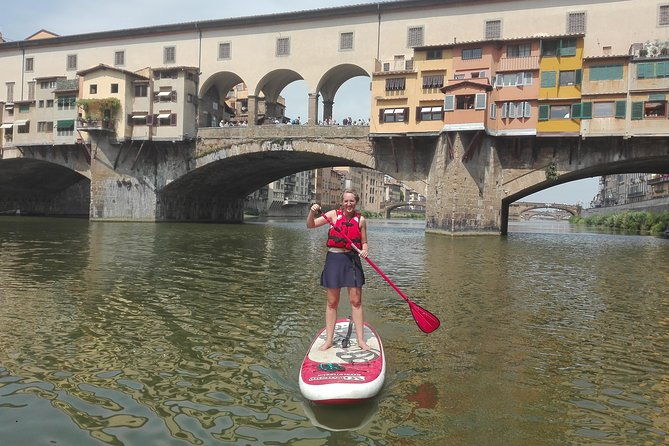 sup-at-ponte-vecchio-with-a-floating-drink-florence-paddleboarding