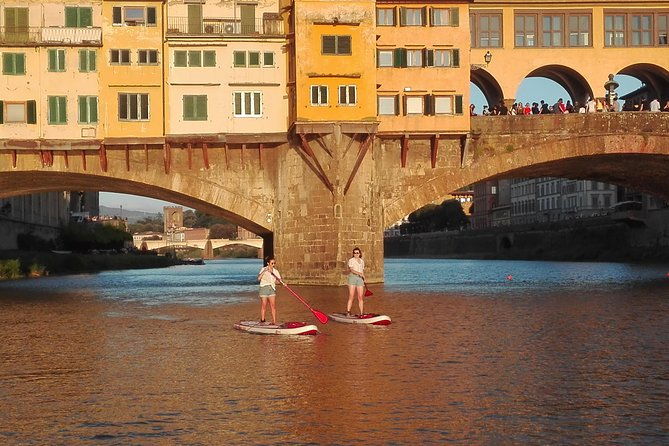 sup-at-ponte-vecchio-with-a-floating-drink-florence-paddleboarding