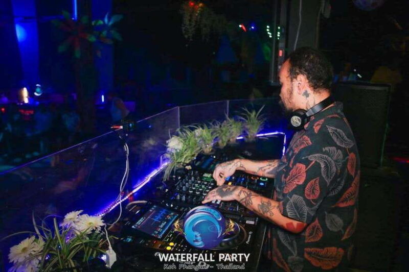 super-waterfall-party-at-ko-phangan