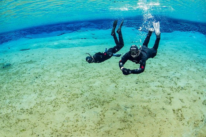 supersaver-small-group-golden-circle-tour-silfra-snorkeling