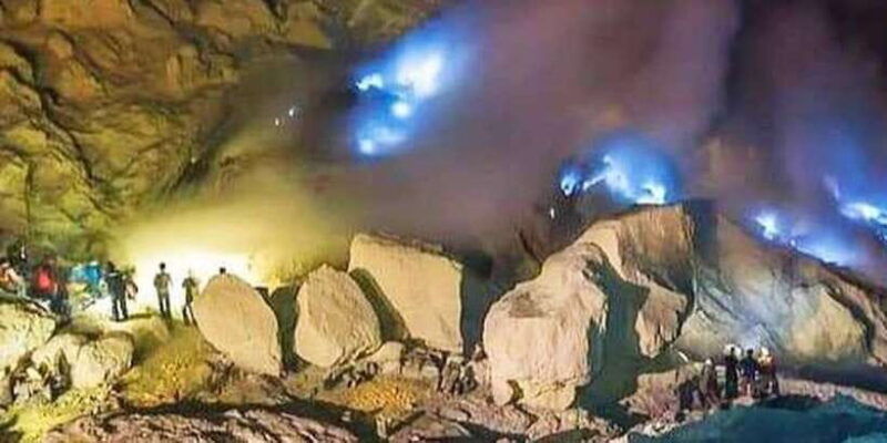 surabaya-3-days-2-nights-bromo-ijen-volcano-trip