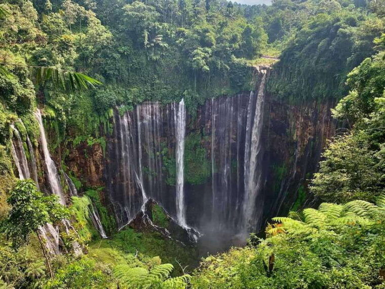 surabaya-4-days-bromo-ijen-crater-tumpak-sewu-rafting