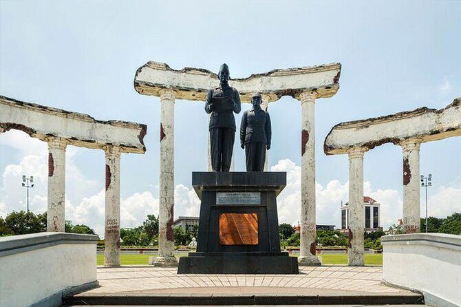 Surabaya City Tour Old Town Jeep Ride and Iconic Sites - Who is This Tour Best For?