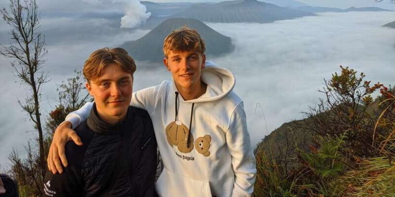 Surabaya: Mount Bromo Sunrise 1-Day Sharing Group Tour - Trek to the Crater