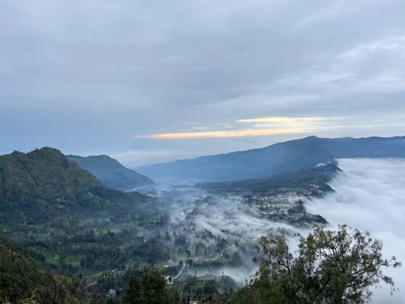 Surabaya: Mount Bromo Sunrise Private Tour - The Transfer to the Rugged Terrain: 4WD Jeep Ride