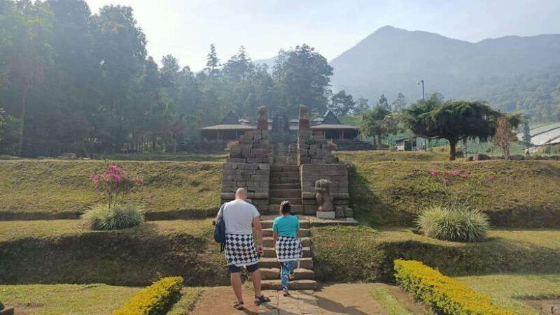 surakarta-solo-city-customized-tours-with-car-driver