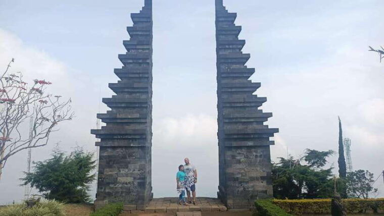 surakarta-solo-city-customized-tours-with-car-driver