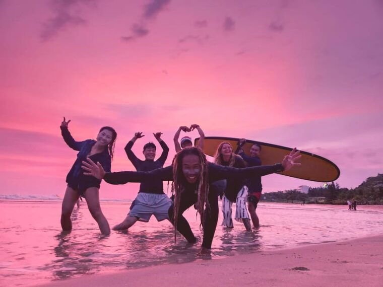 surf-in-vietnam-with-a-local