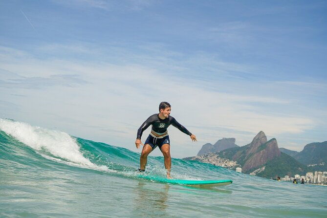surf-lesson-at-arpoador-beach-with-mandala-rio-surf-school