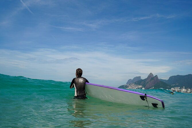 surf-lesson-at-arpoador-beach-with-mandala-rio-surf-school