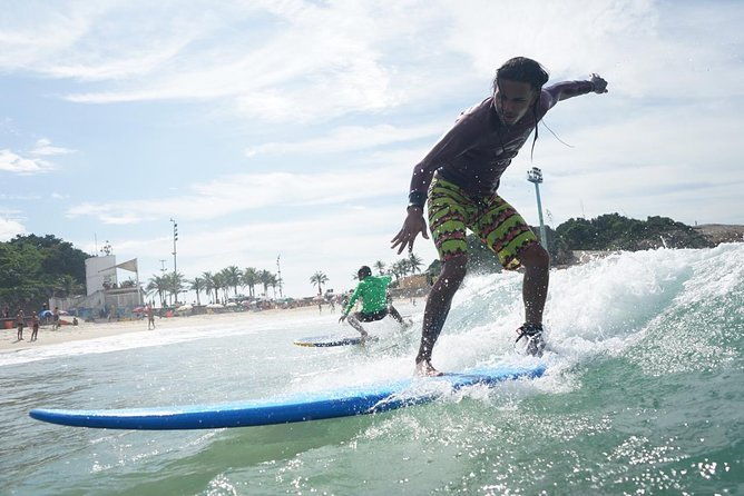 surf-lesson-at-arpoador-beach-with-mandala-rio-surf-school