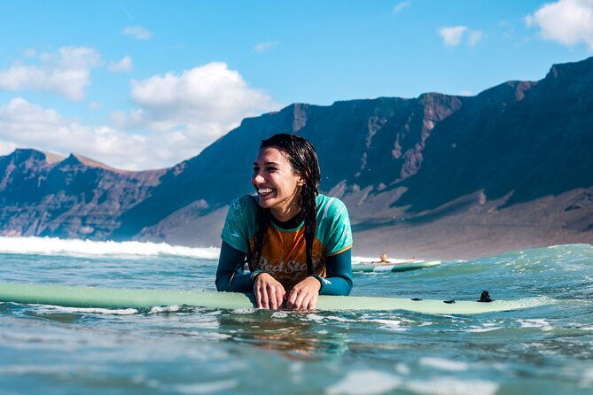 surf-lesson-for-beginners-in-famara-introduction-in-surfing