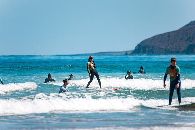 surf-lesson-for-beginners-in-famara-introduction-in-surfing