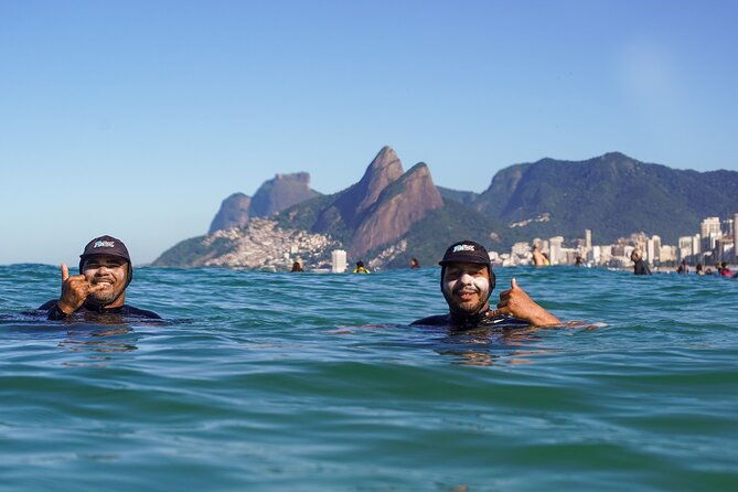 surf-lessons-at-arpoador-in-ipanema