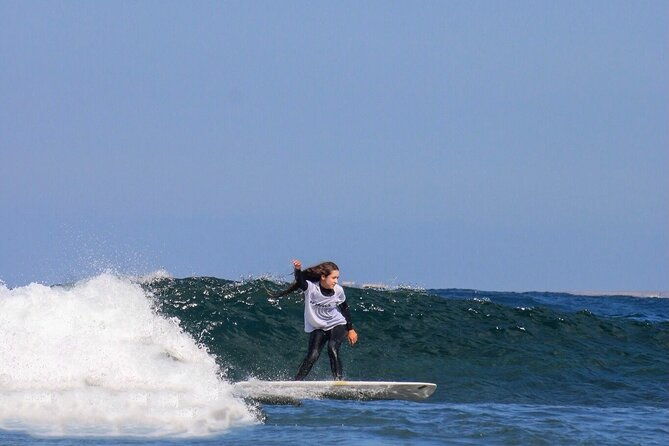 surf-lessons-for-beginners-and-intermediates-6-people-per-instructor