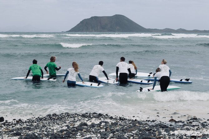 surf-lessons-for-beginners-and-intermediates-6-people-per-instructor