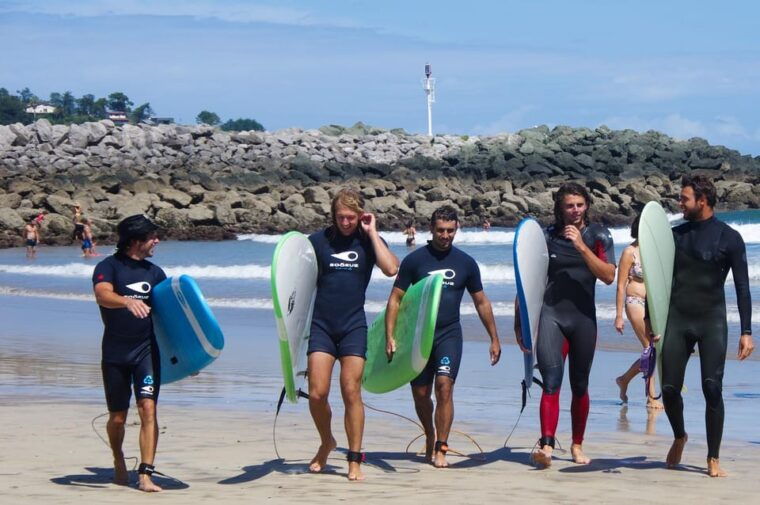 surf-lessons-in-bidart-biarritz-all-equipment-included